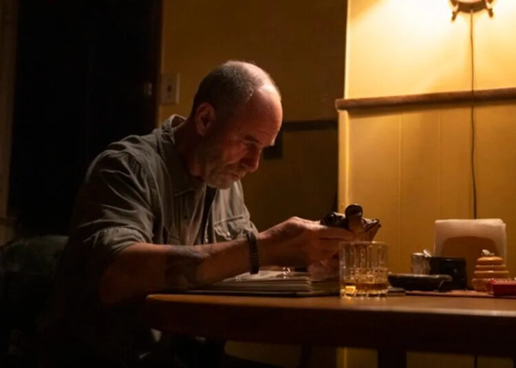 A estrela de 'Task' Raúl Castillo sobre como a lealdade de Cliff a Robbie levou à tragédia