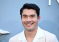 'A estrela dos asiáticos ricos e loucos Henry Golding carregou um caderno com conselhos aleatórios que estranhos deram a ele - e ele viveu por um refletindo toda a sua carreira
