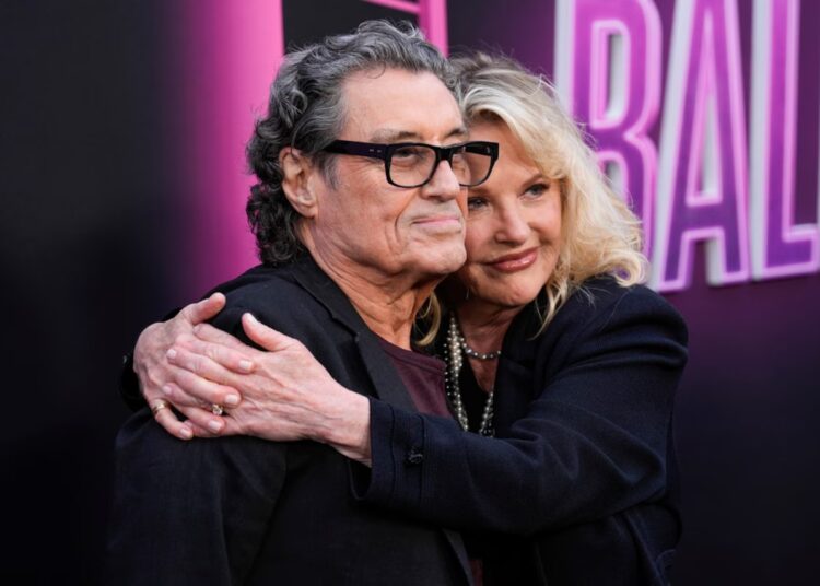 Ian McShane, à esquerda, e Gwen Humble