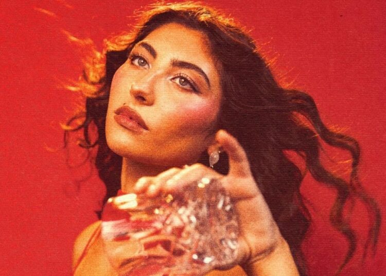 A filha de Chris Cornell, Toni, revela a nova música "Campari"