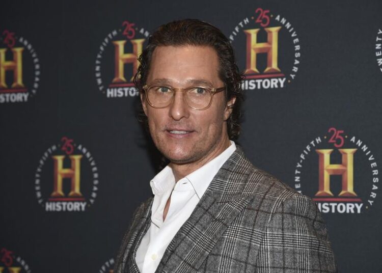 A mãe de Matthew McConaughey é meio faladora, então ele manteve os Deets dela por anos