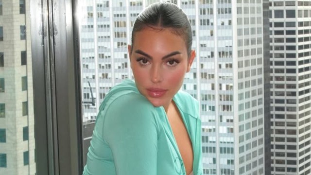 A noiva de Cristiano Ronaldo, Georgina Rodriguez, em Bodysuit, merece uma tomada dupla