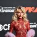 A nova música de Sabrina Carpenter inicia a mania da turnê Home Tiktok