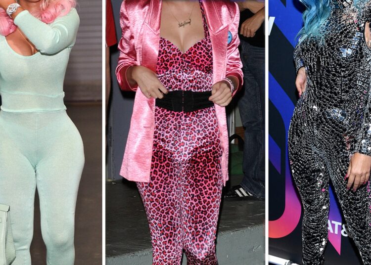 Acho que o Catsuit Cuties for Frisky Friday… Rawrrr!