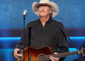Alan Jackson acabou de desempenhar um papel enorme no aniversário do filho de Luke Combs