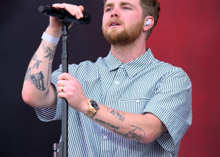 Alex Warren no cancelamento do Sommo Festival
