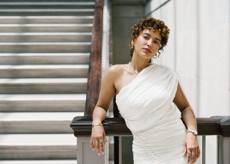 Andy Allo sobre atuação, culinária africana e seu tempo com Prince (exclusivo)