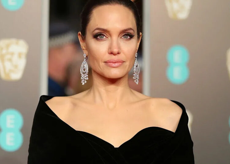 Angelina Jolie critica a América na liberdade de expressão