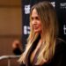 Angelina Jolie reflete sobre a história da família de câncer antes da estréia de 'Couture'