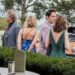 As co-estrelas da Disney de Selena Gomez vistas chegando ao casamento-notícias de celebridades-entretenimento