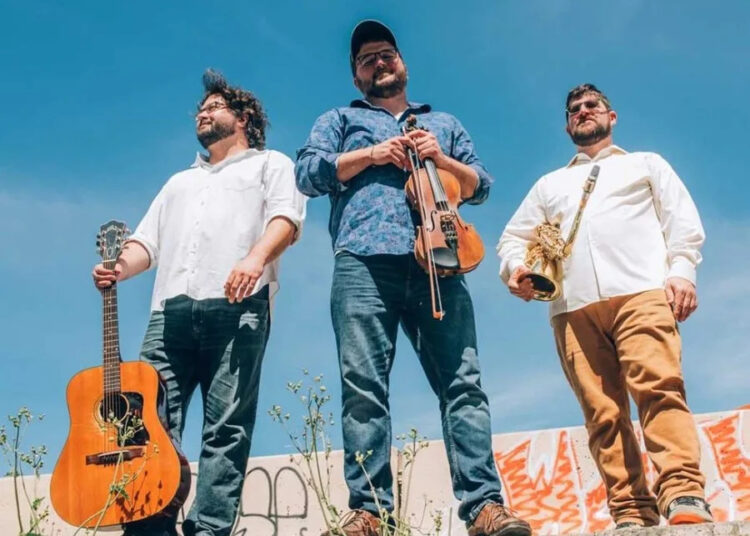 As patas falsas estarão em concerto em Cambridge