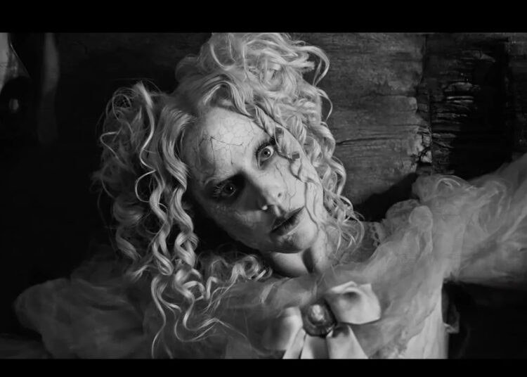 Assista ao vídeo de Tim Burton para a nova música de Lady Gaga "The Dead Dance"