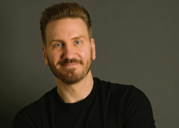 Autor Jonathan Janz assina o Lit Entertainment Group (exclusivo)