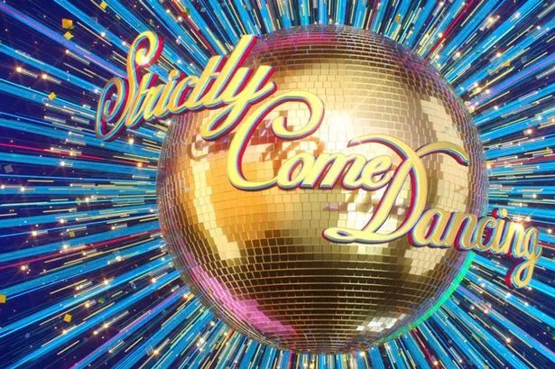 BBC Strictly Come Dancing Stars 'em risco' enquanto cinco celebridades 'tome jabs gordos'