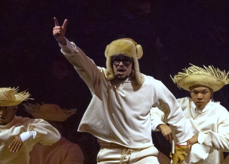 Bad Bunny afirma que ele nos excluiu de sua turnê mundial por preocupações com o gelo