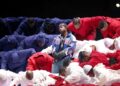 Bad Bunny como o artista do intervalo do Super Bowl é uma escolha óbvia - e subversiva -