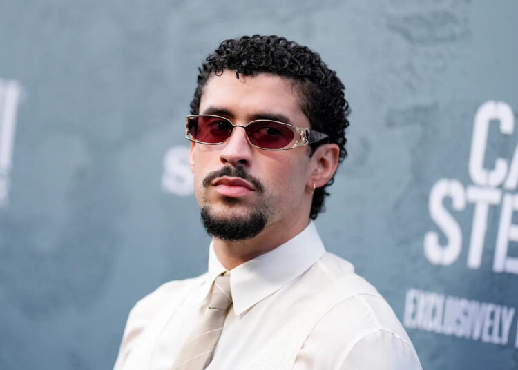 Bad Bunny diz que pulou os EUA em turnê por preocupações de que o gelo 'poderia estar fora de seus shows