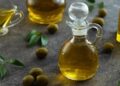 Bebendo azeite de azeite: elixir de saúde e beleza ou moda de celebridade?