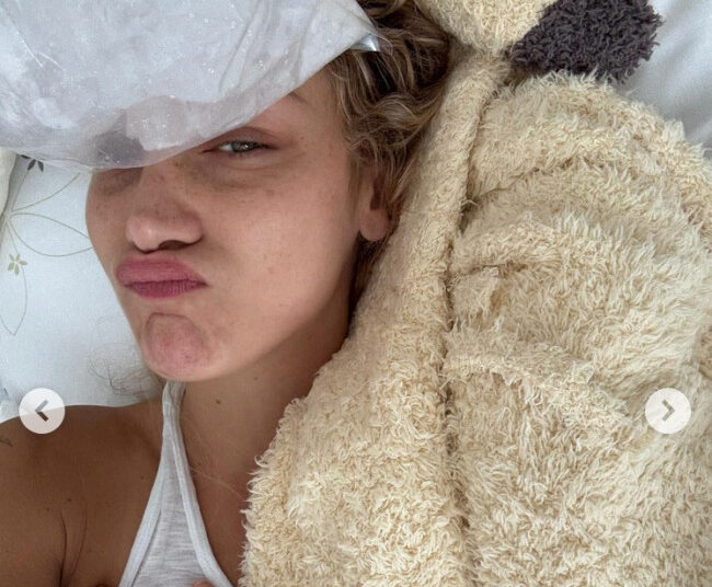 Bella Hadid hospitalizou enquanto luta contra a doença de Lyme