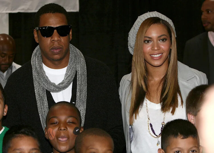 Beyonce e Jay-Z estão se preparando secretamente para ser esse controverso vizinhos de um casal em meio a movimentos do Reino Unido
