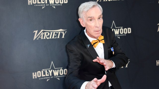 Bill Nye é homenageado com Star em Hollywood Walk of Fame