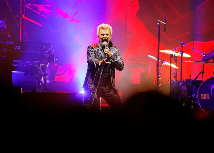 Billy Idol traz espírito de 'rebelde' para a Arena de Acrisure em 'Nice Day to… Tour novamente'