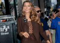 Blake Lively abraça a tendência de roupa pura na aparência de Nova York
