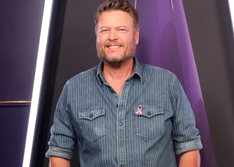 Blake Shelton admite rejeitar a música 'Horranry' que se tornou o número 1 para outra lenda do país