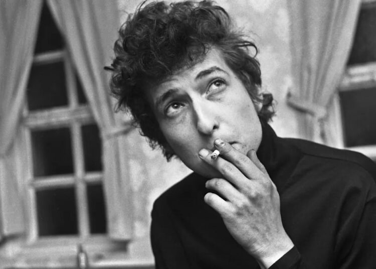 Bob Dylan compartilha um post raro e enigmático sobre o compositor russo - aqui está o que isso significa