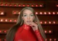 Britney Spears Drops NSFW se move no banheiro do restaurante