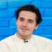 Brooklyn Beckham criticado por passear de motocicleta 'imprudente' por LA - Celebrity News - entretenimento