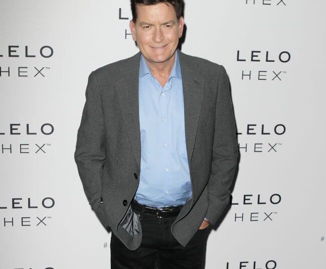 CHARLIE SHEEN ainda não tem dois e meio co -estrela de Half Men Jon Cryer