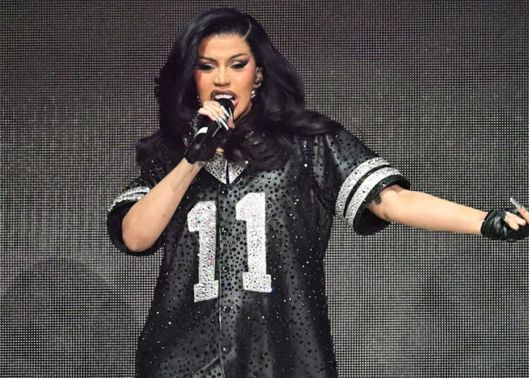 Cardi B acompanha os passageiros de Nova York de maneira especial no MTA