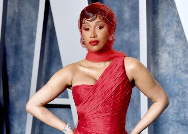 Cardi B anuncia a quarta gravidez, mas primeiro com o namorado Stefon Diggs