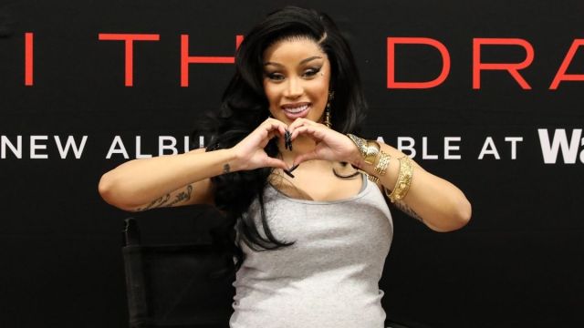 Cardi B 'fez todos eles' quando se trata de sexo