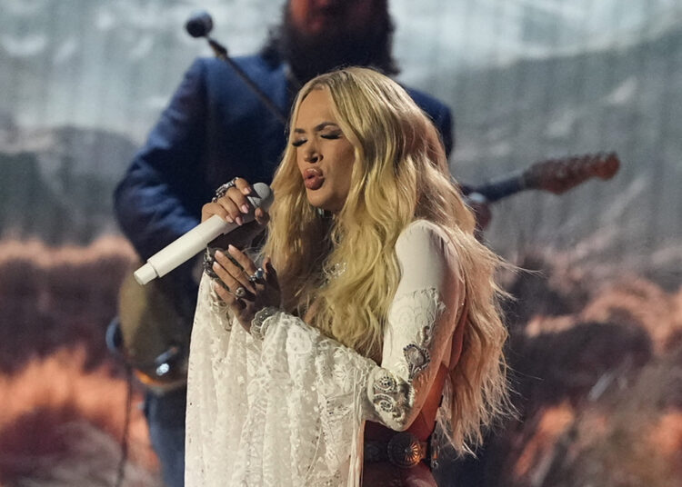 Carrie Underwood lamenta 'insondável' perda de amigo: há um 'buraco' que 'nunca vai embora' - Star Magazine