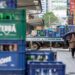 Um caminhão de entrega carregado com caixas de cerveja está estacionado na Jonggak Avenue of Youth, no centro de Seul, em 18 de agosto, uma área conhecida por seus pontos de refeições e bebidas após o trabalho populares entre os trabalhadores de escritório. A imagem não está diretamente conectada à história. (Newsis)