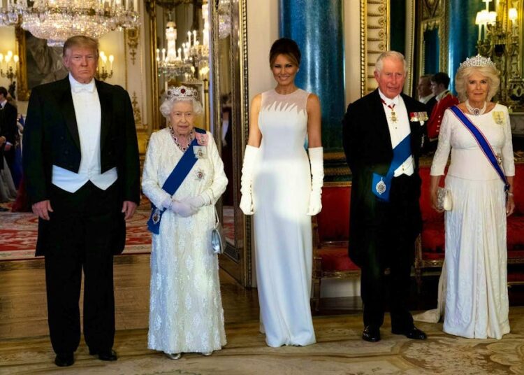 Charles foi avisado: as piores gafes de Donald Trump no Palácio Real