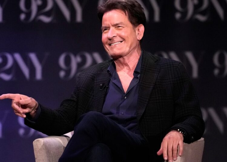 Charlie Sheen fala seu caminho para a sobriedade antes do lançamento das memórias - NBC New York