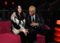 Cher e Alexander Edwards, 40 anos, o romance de gap ainda está forte: visto em NYFW