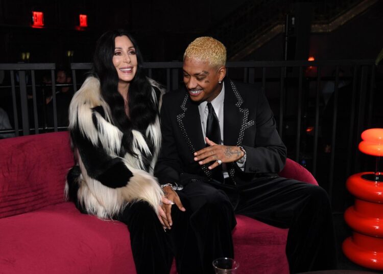 Cher e Alexander Edwards, 40 anos, o romance de gap ainda está forte: visto em NYFW
