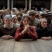Chloe Zhao e o elenco de Hamnet Talk Surief and Dance Takes