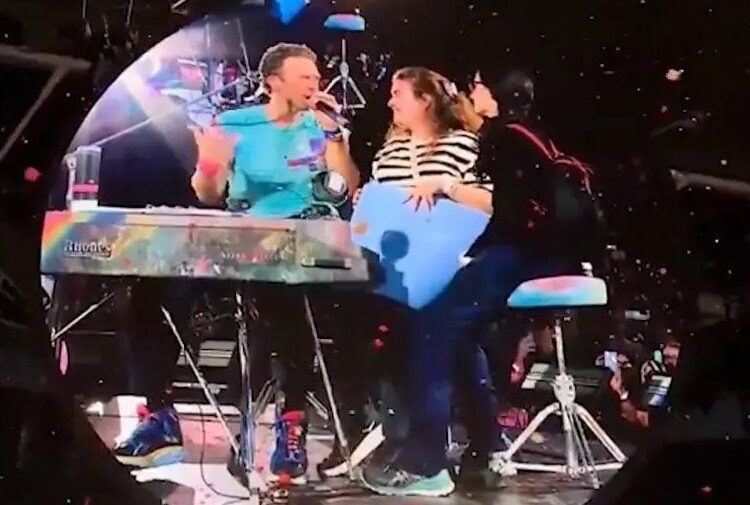 Chris Martin, do Coldplay, acusou os fãs israelenses 'desumanizantes'