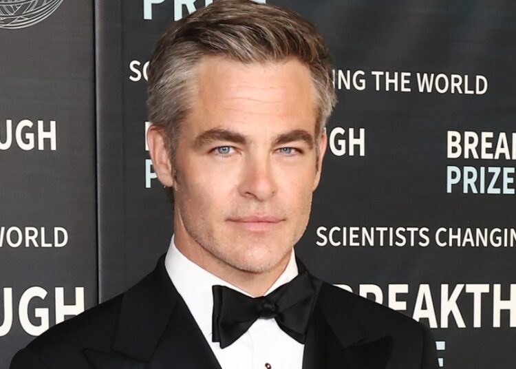 Chris Pine Sinais com Brillstein Entertainment Partners