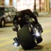 Christian Bale não tinha permissão para andar na famosa motocicleta Batpod ao filmar Batman: The Dark Knight, pois os cineastas disseram que era muito perigoso