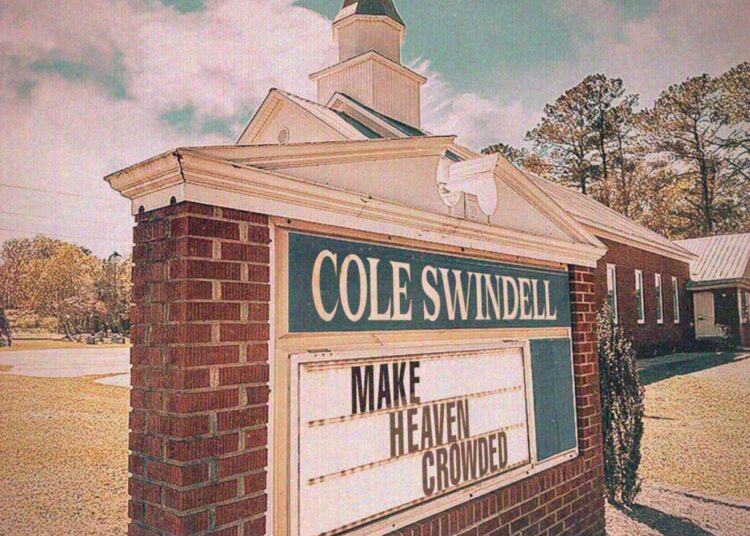 Cole Swindell compartilha uma mensagem sincera com os fãs após a nova música 'Make Heaven Crowded' Soars em gráficos de transmissão