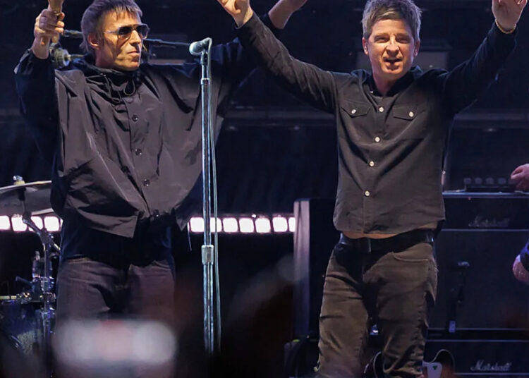 Como o Oasis conquistou estádios com som maior e melhor do que os Beatles