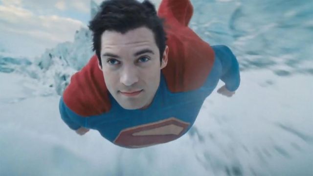 DCEU venceu esta corrida de bilheteria contra o DCU e MCU