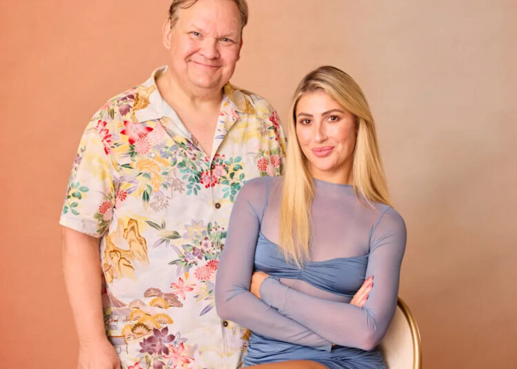 'DWTS' Pro Emma Slater bate os críticos de sua parceria com Andy Richter: 'Melhor parceiro para mim'