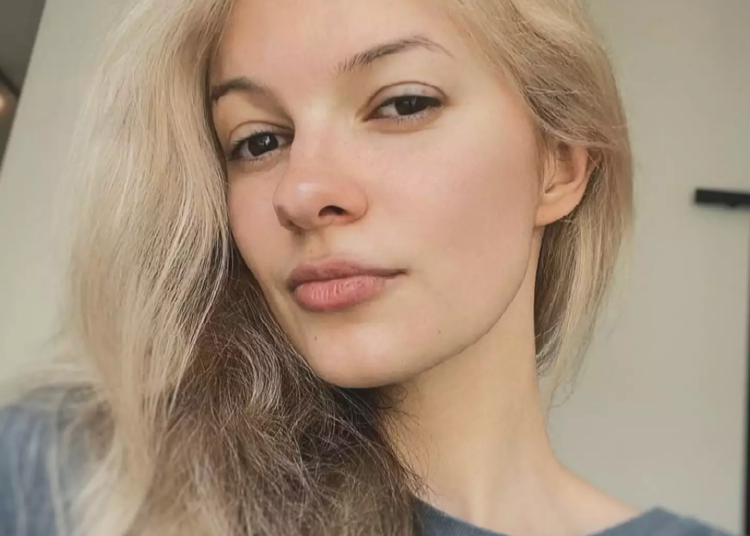 Iryna Zarutska foi nomeada como a jovem que morreu no ataque no mês passado (Iryna Zarutska/Instagram)
